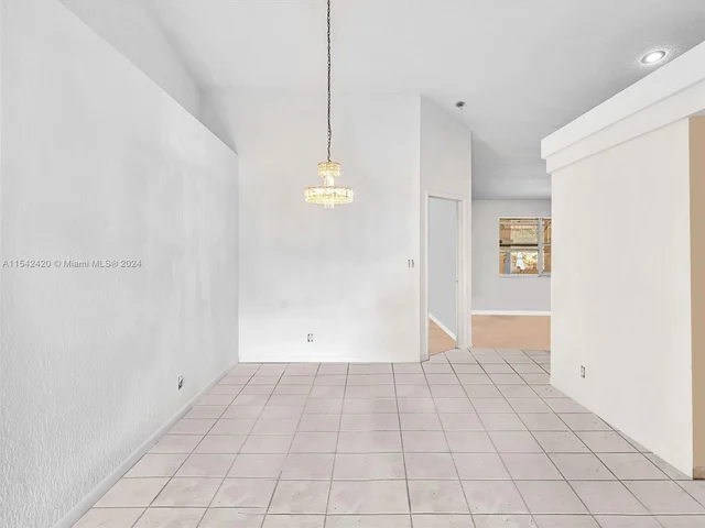 2111 NW 76th Ave, Margate FL 33063