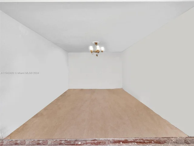 2111 NW 76th Ave, Margate FL 33063