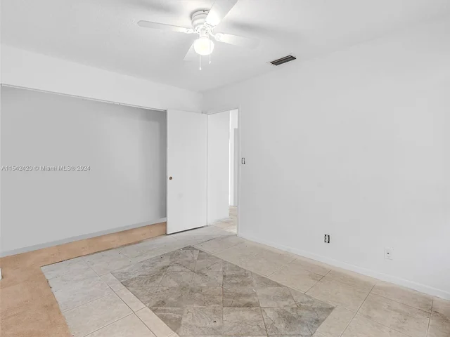 2111 NW 76th Ave, Margate FL 33063