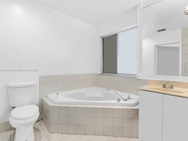 2111 NW 76th Ave, Margate FL 33063