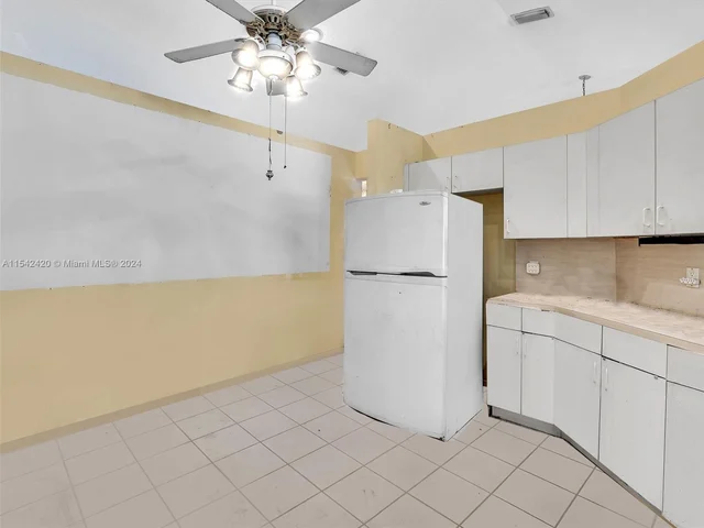 2111 NW 76th Ave, Margate FL 33063