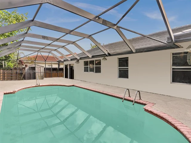 2111 NW 76th Ave, Margate FL 33063