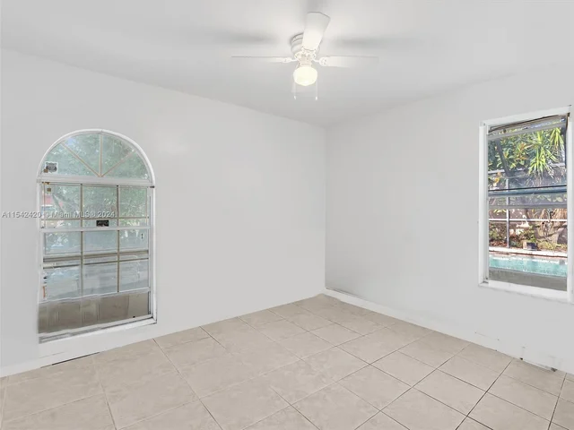 2111 NW 76th Ave, Margate FL 33063