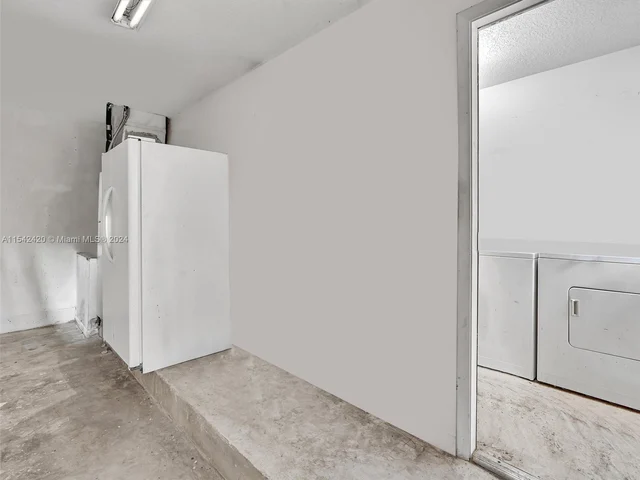 2111 NW 76th Ave, Margate FL 33063