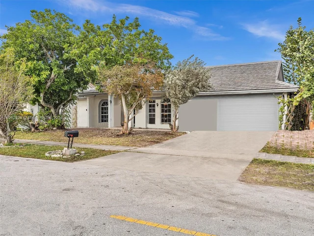 2111 NW 76th Ave, Margate FL 33063