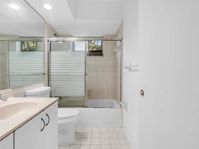 2111 NW 76th Ave, Margate FL 33063