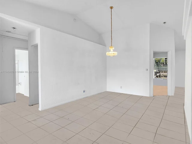 2111 NW 76th Ave, Margate FL 33063