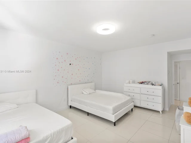 5255 Collins Ave # 3D, Miami Beach FL 33140