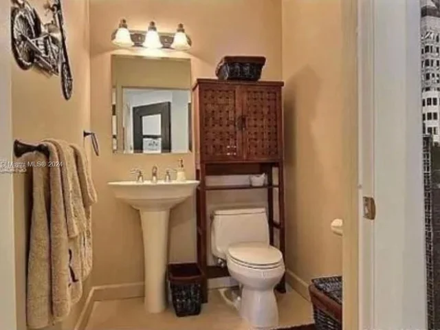 1945 S Ocean Dr # 608, Hallandale Beach FL 33009