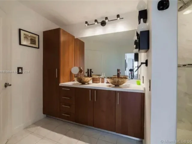 1945 S Ocean Dr # 608, Hallandale Beach FL 33009