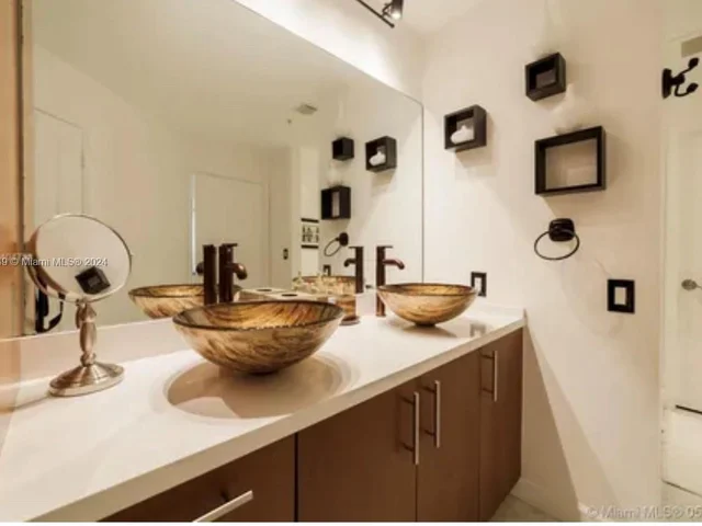 1945 S Ocean Dr # 608, Hallandale Beach FL 33009