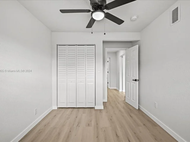 717 SW 7th Ter, Hallandale Beach FL 33009