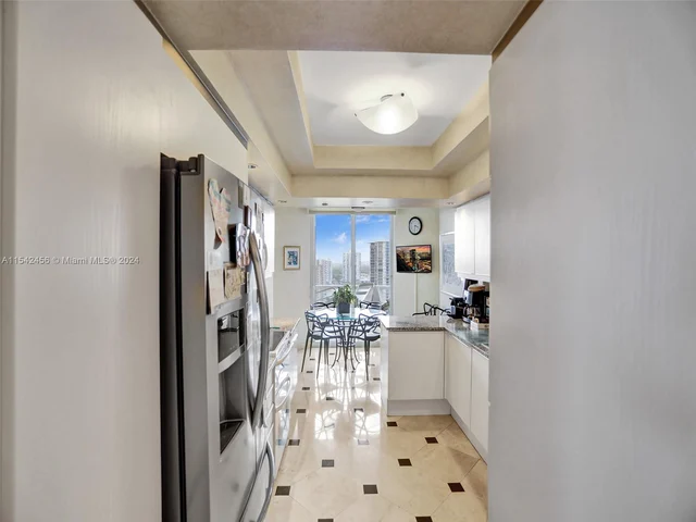 7000 Island Blvd # 2002, Aventura FL 33160