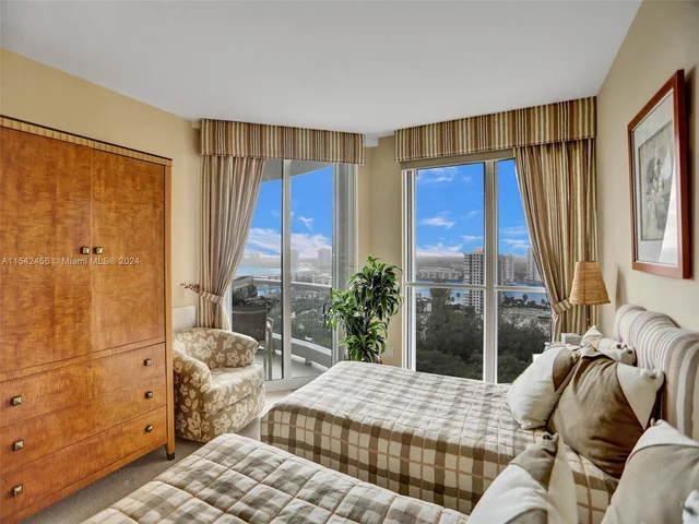 7000 Island Blvd # 2002, Aventura FL 33160