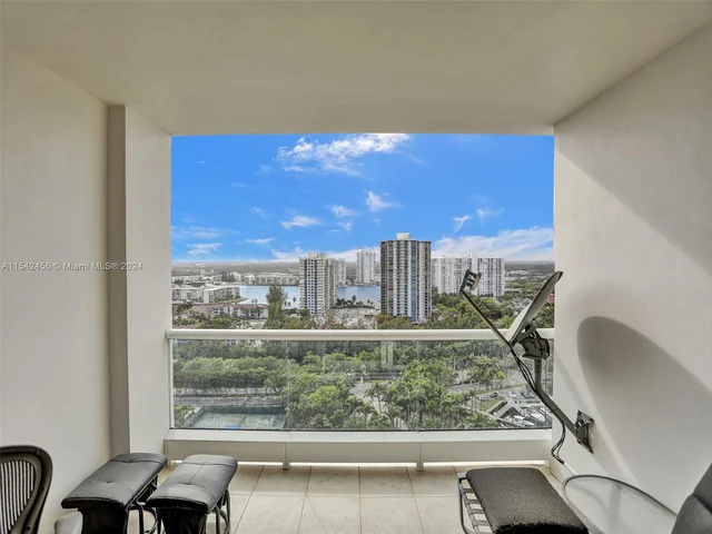 7000 Island Blvd # 2002, Aventura FL 33160