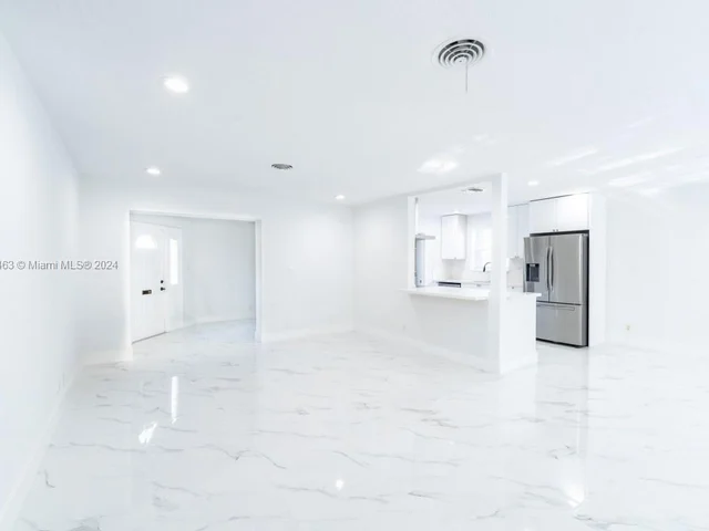 6220 NE 21st Rd, Fort Lauderdale FL 33308