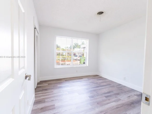 6220 NE 21st Rd, Fort Lauderdale FL 33308