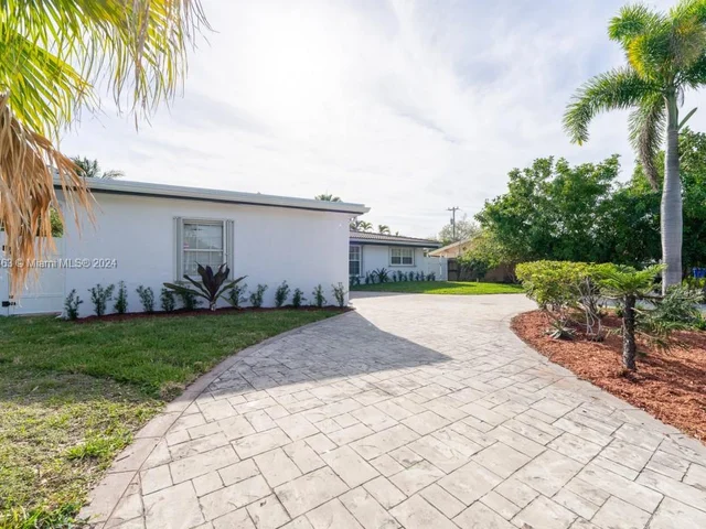 6220 NE 21st Rd, Fort Lauderdale FL 33308