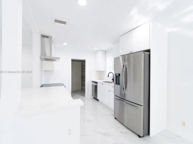 6220 NE 21st Rd, Fort Lauderdale FL 33308