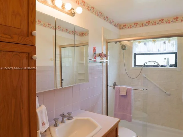 3610 SW 128th Ave, Miami FL 33175