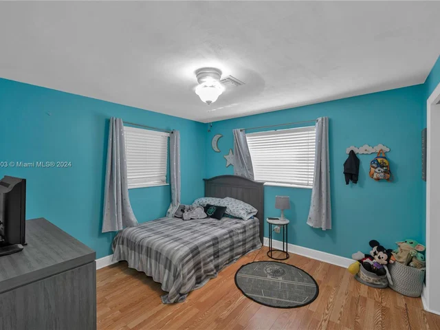 9417 SW 52nd St, Cooper City FL 33328