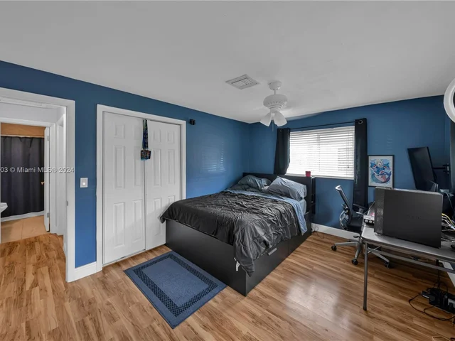 9417 SW 52nd St, Cooper City FL 33328