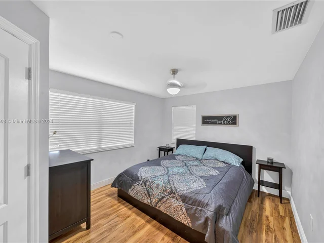 9417 SW 52nd St, Cooper City FL 33328