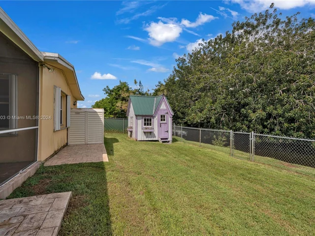 9417 SW 52nd St, Cooper City FL 33328