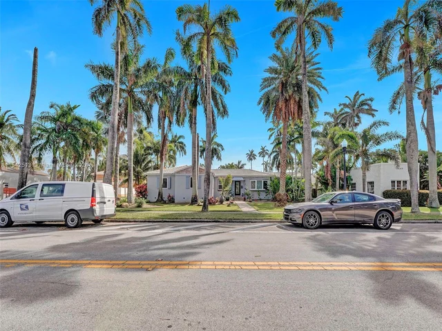 900 Tyler St, Hollywood FL 33019