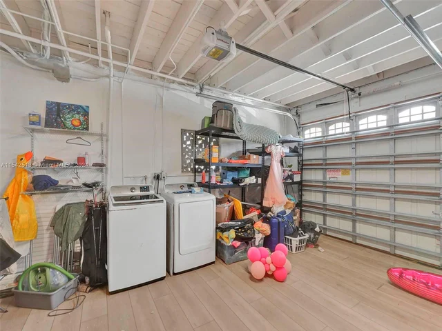 900 Tyler St, Hollywood FL 33019