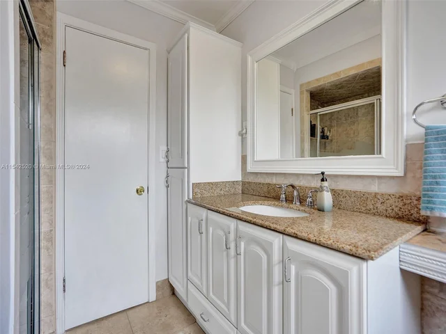 5501 NW 76th PL., Pompano Beach FL 33073