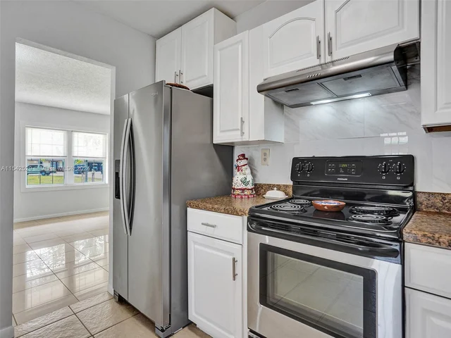 5501 NW 76th PL., Pompano Beach FL 33073