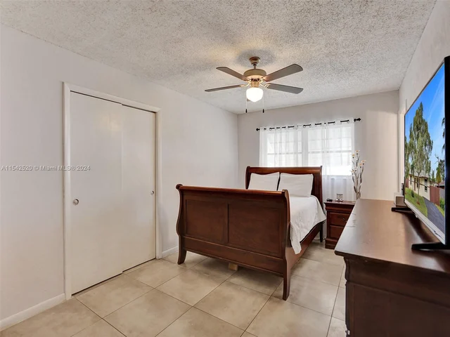 5501 NW 76th PL., Pompano Beach FL 33073