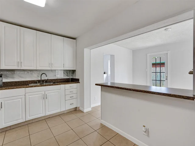 5501 NW 76th PL., Pompano Beach FL 33073