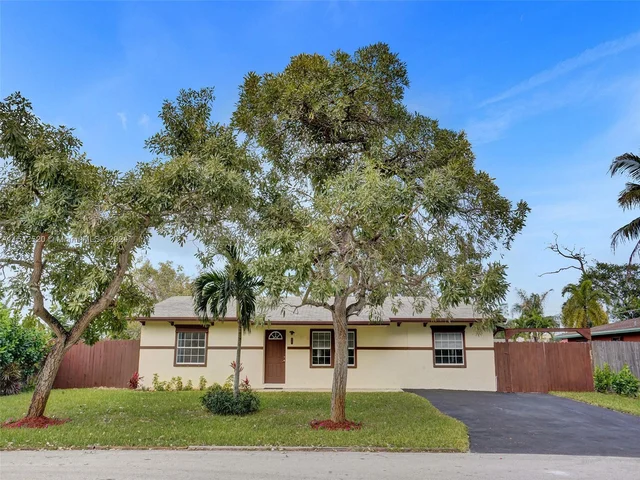 5501 NW 76th PL., Pompano Beach FL 33073