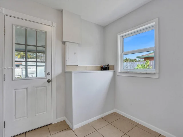 5501 NW 76th PL., Pompano Beach FL 33073