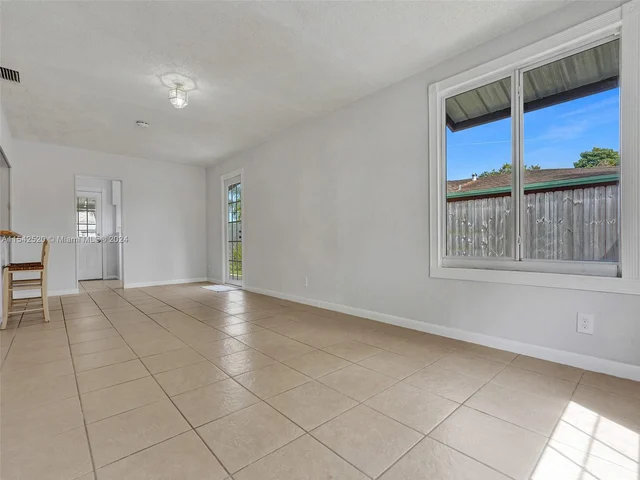 5501 NW 76th PL., Pompano Beach FL 33073