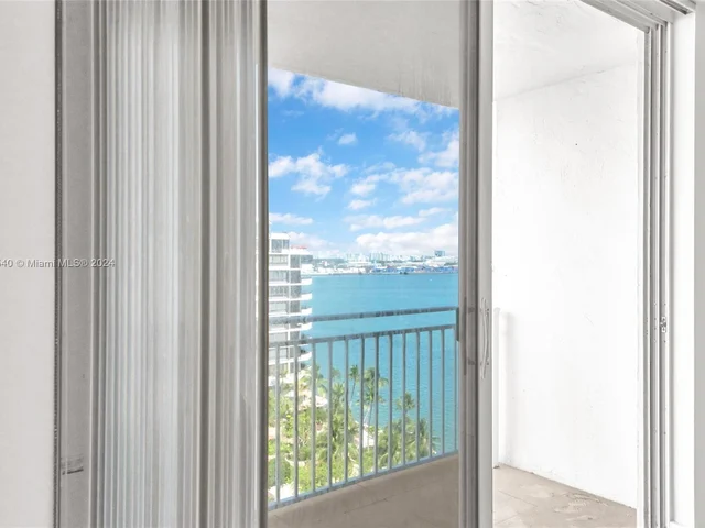 770 Claughton Island Dr # 1403, Miami FL 33131