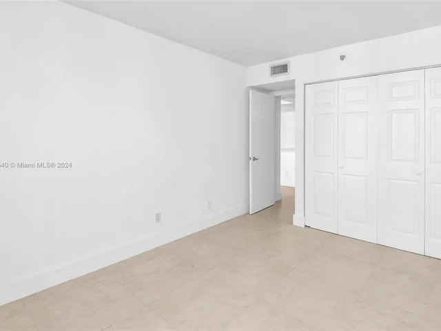 770 Claughton Island Dr # 1403, Miami FL 33131