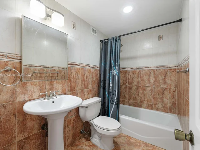 400 Kings Point Dr # 327, Sunny Isles Beach FL 33160