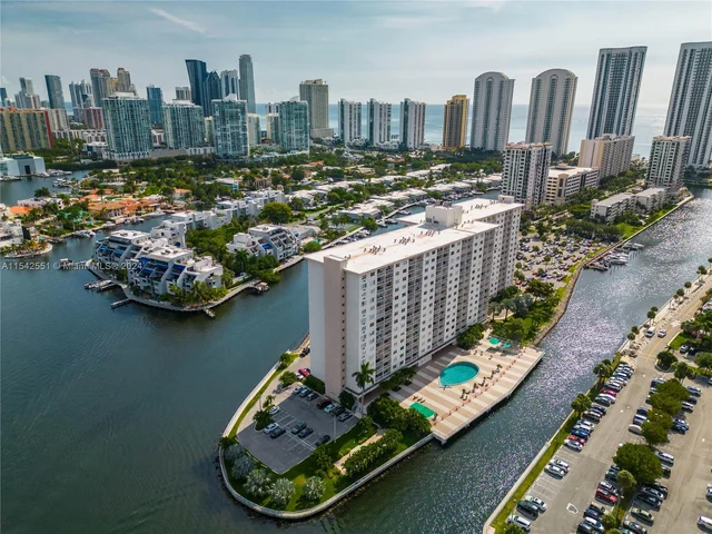 400 Kings Point Dr # 327, Sunny Isles Beach FL 33160