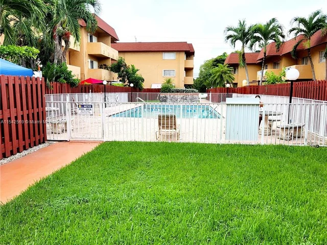 9962 SW 88th St # 7, Miami FL 33176
