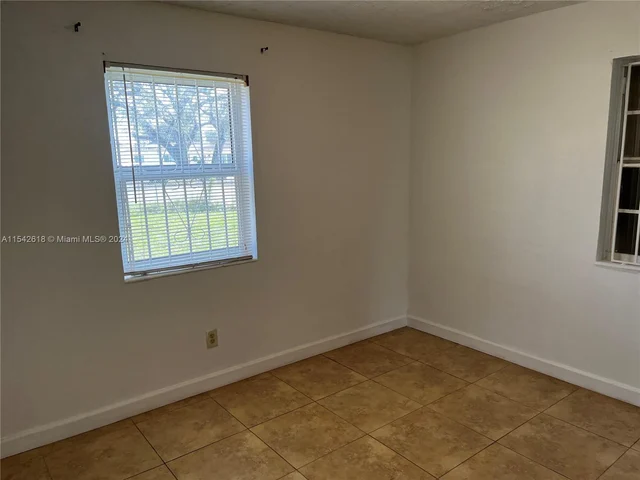 3001 NW 165th St # 1, Miami Gardens FL 33054