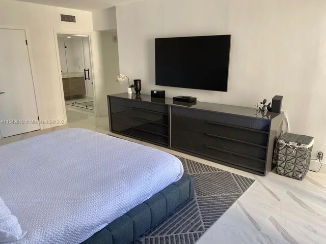 19707 Turnberry Way # 7G, Aventura FL 33180