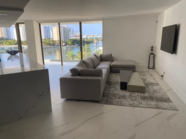 19707 Turnberry Way # 7G, Aventura FL 33180