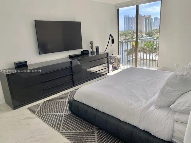 19707 Turnberry Way # 7G, Aventura FL 33180