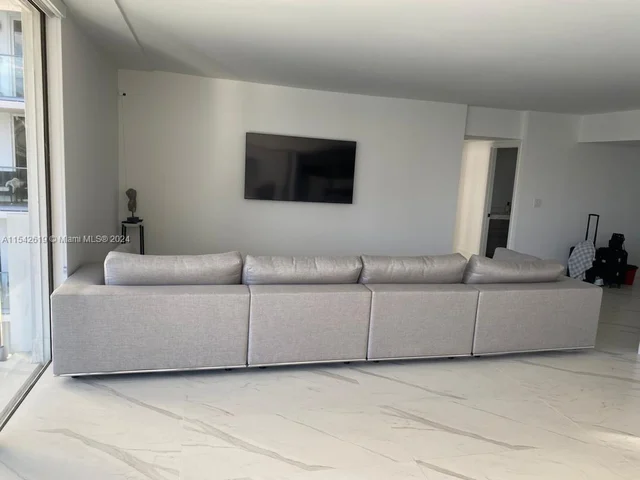 19707 Turnberry Way # 7G, Aventura FL 33180