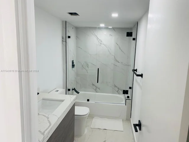 19707 Turnberry Way # 7G, Aventura FL 33180