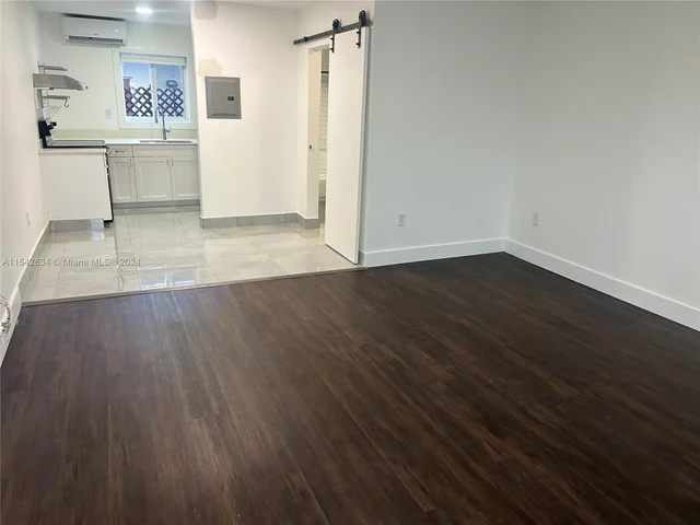 8260 Byron Ave # 4, Miami Beach FL 33141