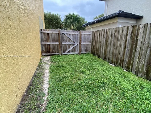 2226 SE 20th Ave # 2226, Homestead FL 33035